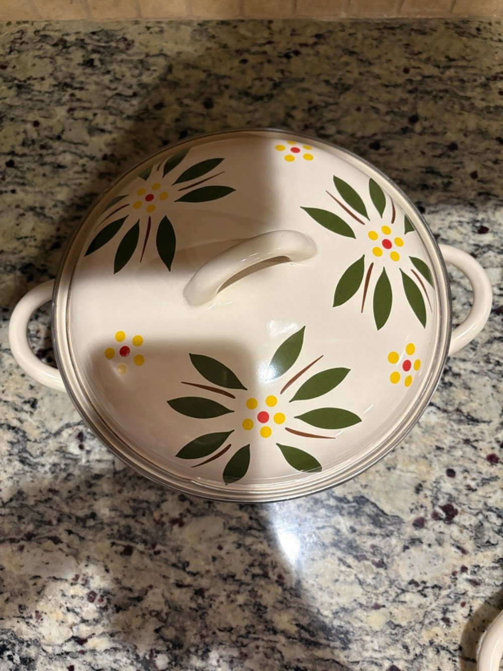 Vintage Temptations by Tara 5 piece Enamel Cookware set - Picture 6 of 16